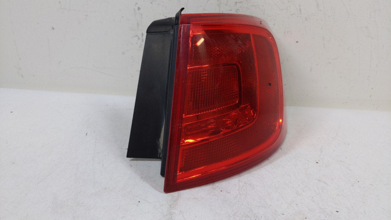 2008-2011 Volkswagen Jetta Passenger Right Side Tail Light Taillight Oem 269111 - Oemusedautoparts1.com