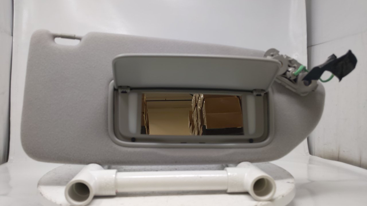 2005 Volvo V70 Passenger Sun Visor Mirror Right Sunvisor Gray 28042 - Oemusedautoparts1.com