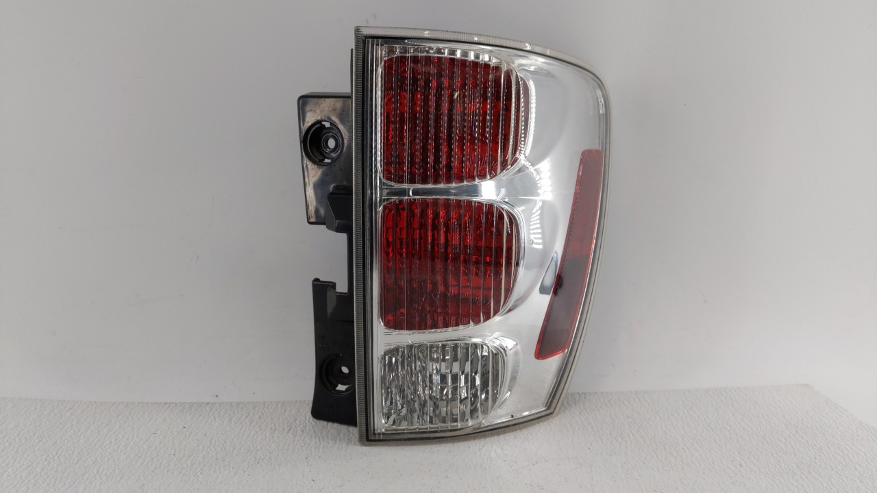 Picture of 2005 Chevrolet Equinox Passenger Right Side Tail Light Taillight Oem 280828