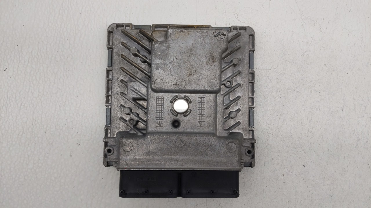 Picture of 2014-2014 Volkswagen Passat Engine Computer Ecu Pcm Ecm Pcu Oem 281711