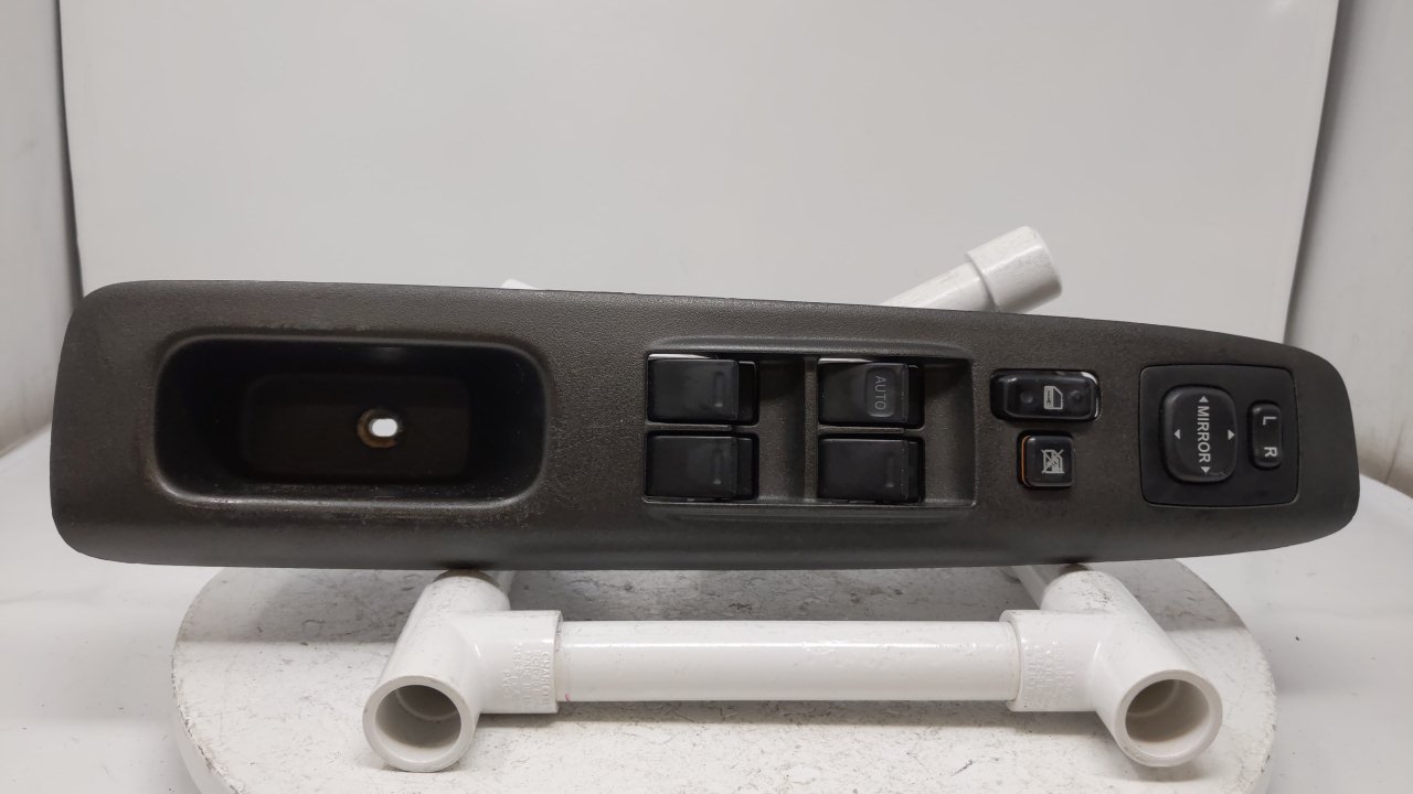 04 SCION XB MASTER DRIVER POWER WINDOW SWITCH 19G105 - Oemusedautoparts1.com