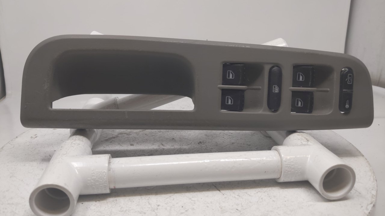 2005 Volkswagen Jetta Driver Left Door Master Power Window Switch 28370 - Oemusedautoparts1.com