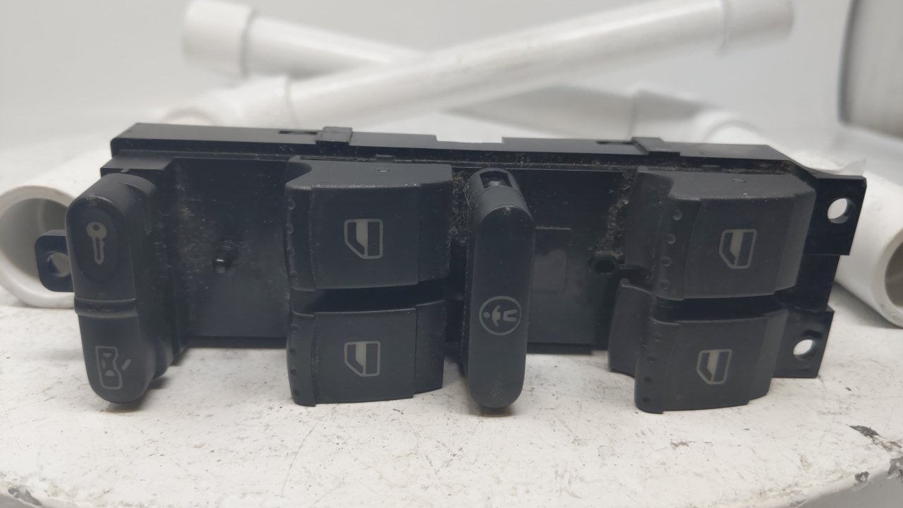 2006 Volkswagen Golf Driver Left Door Master Power Window Switch 28484 - Oemusedautoparts1.com