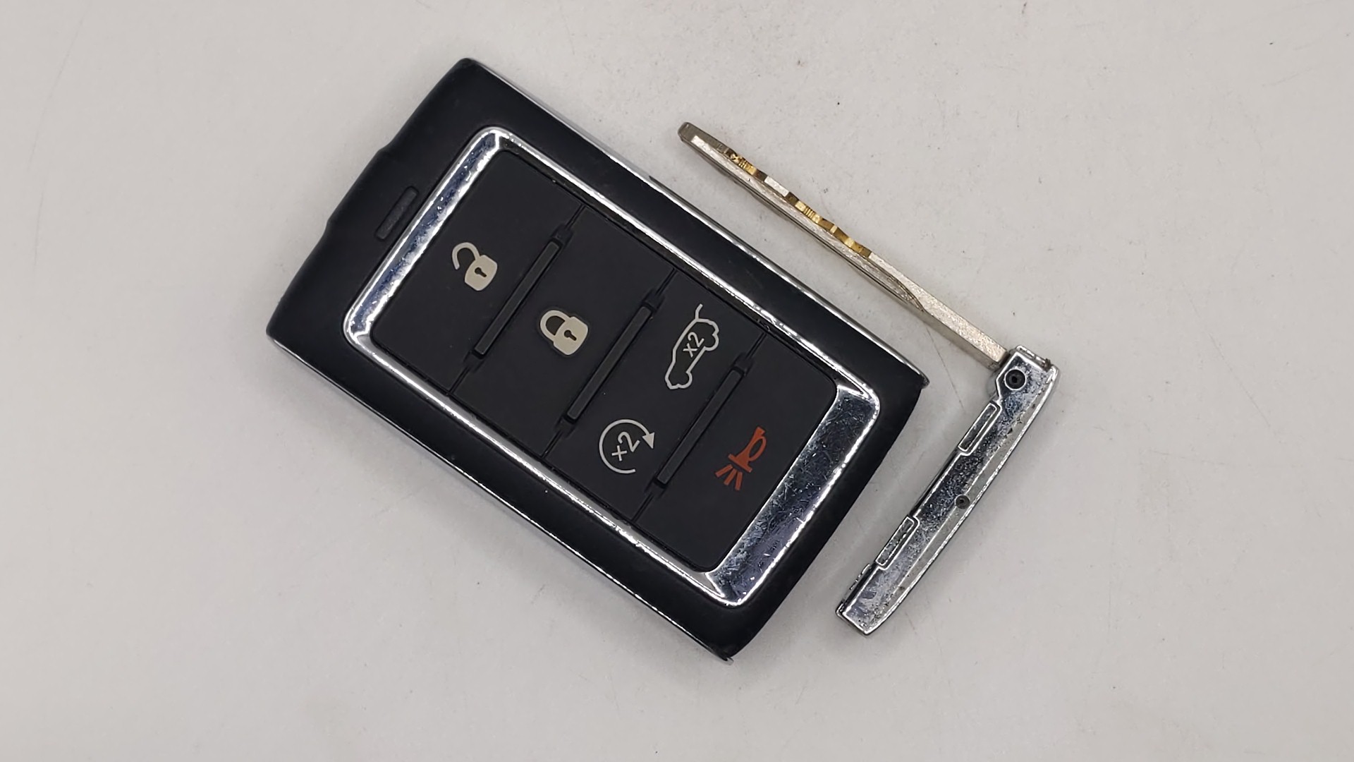 Picture of Jeep Grand Cherokee Keyless Entry Remote Fob M3NWXFOB1 68377534AB 5 buttons