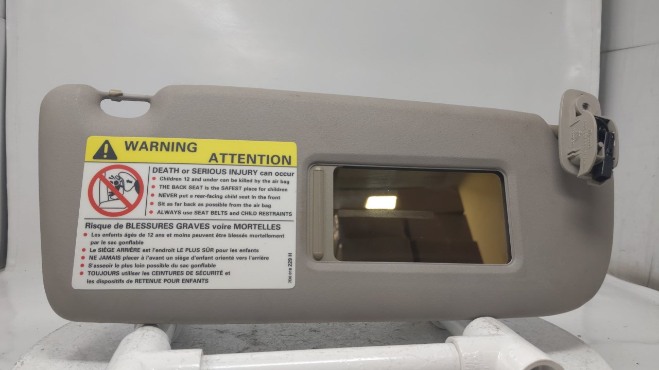 98 99 00 01 AUDI A4 PASSENGER SIDE SUN VISOR SUNVISOR SHADE GRAY 15Y776 - Oemusedautoparts1.com