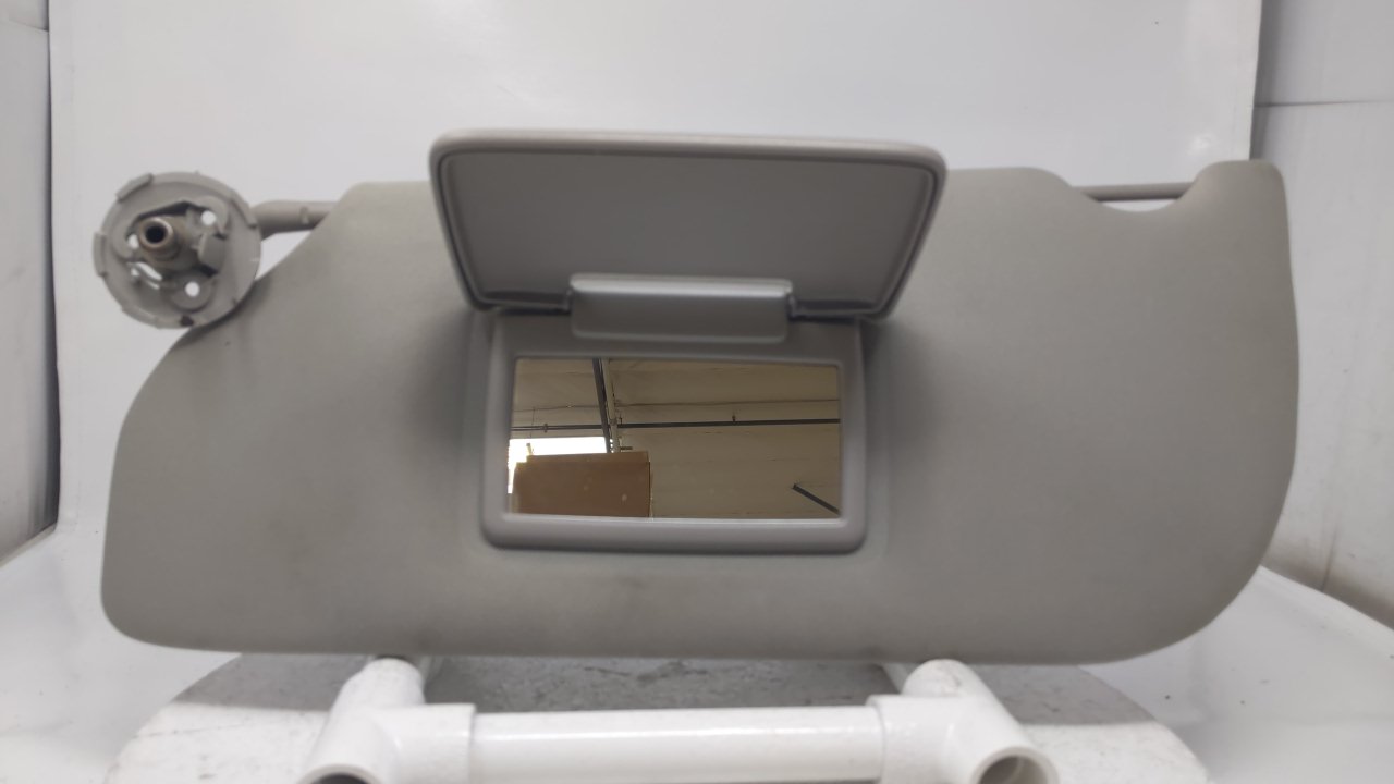 Picture of 05 06 07 BUICK TERRAZA DRIVER SUN VISOR SUNVISOR SHADE OEM GRAY 19Z935