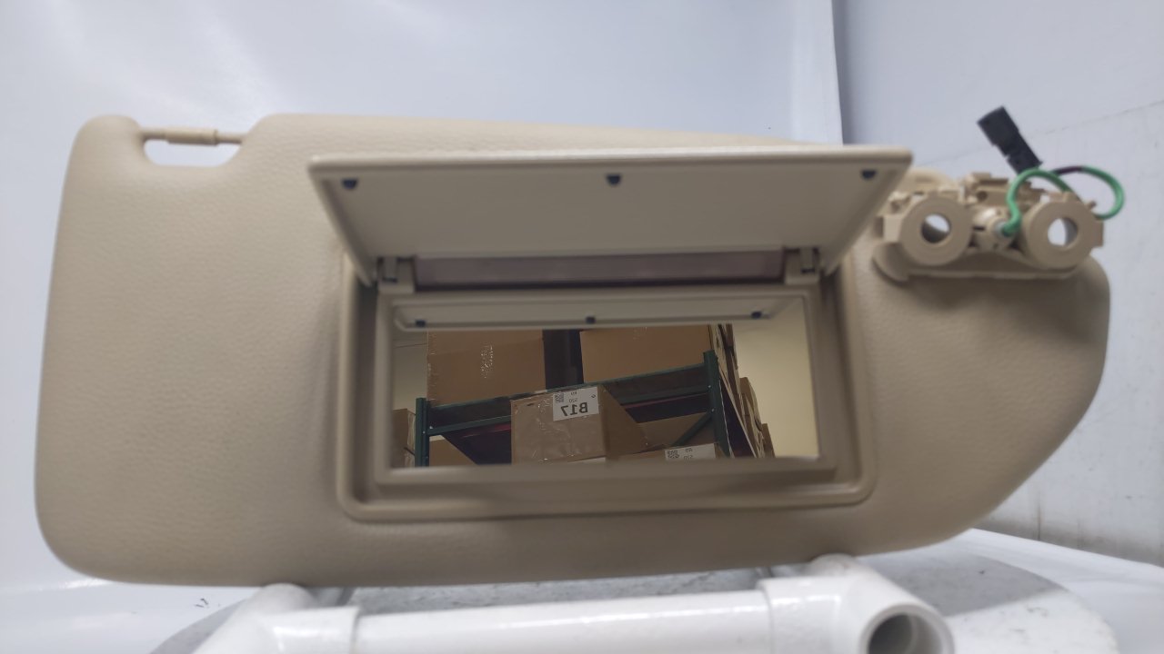 Picture of 2001 Volvo S60 Passenger Sun Visor Mirror Right Sunvisor Tan 28610
