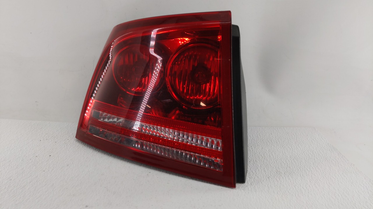 Picture of 2006-2008 Dodge Charger Driver Left Side Tail Light Taillight Oem 289047