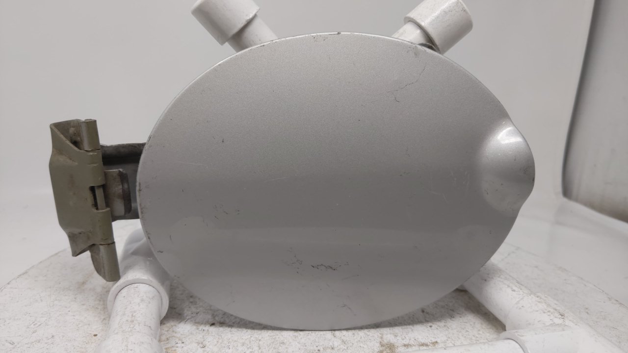 2000 Mazda Mpv Fuel Tank Door Lid Gas Tank 28932 - Oemusedautoparts1.com
