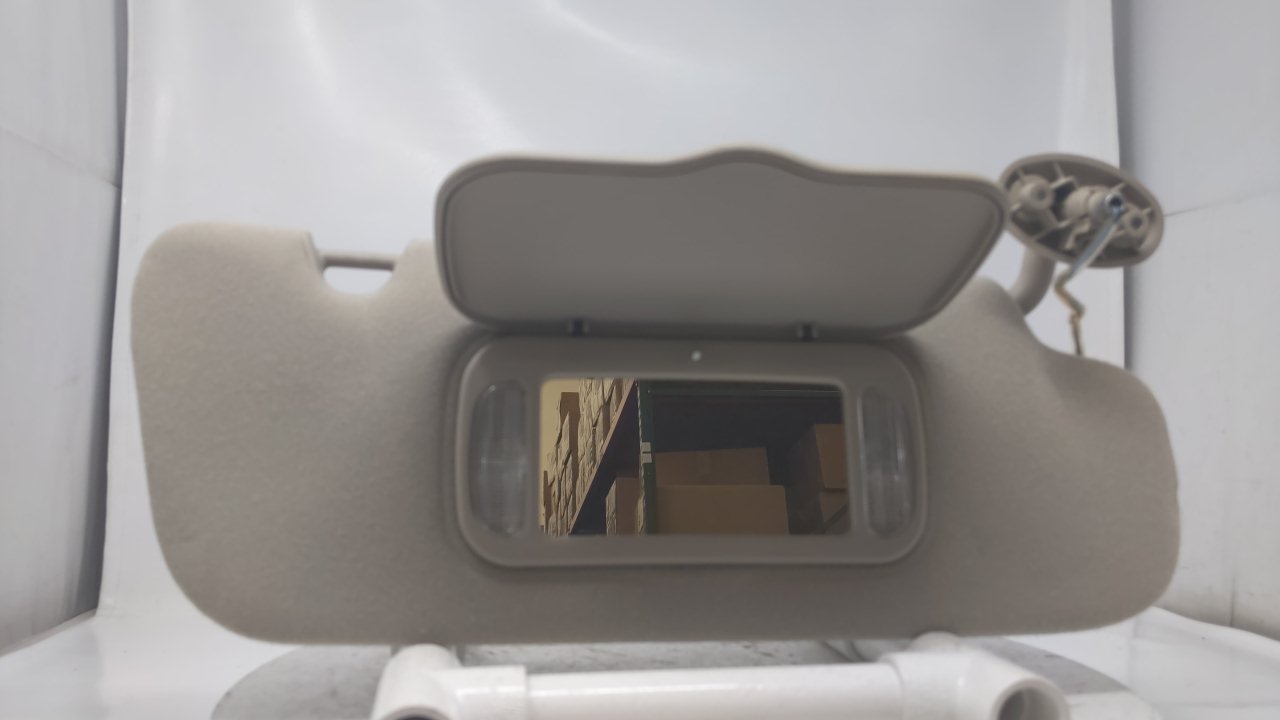 2002 Liberty Passenger Side Sun Visor Sunvisor Right Rh Gray Jeep R9S14B17 - Oemusedautoparts1.com