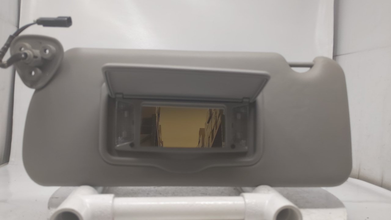 04 05 06 07 08 09 CADILLAC SRX DRIVER SUN VISOR SUNVISOR GRAY 19J145 - Oemusedautoparts1.com