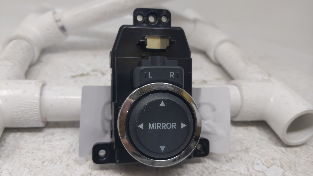 2009 Hyundai Genesis Driver Left Door Master Power Window Switch 29459 - Oemusedautoparts1.com