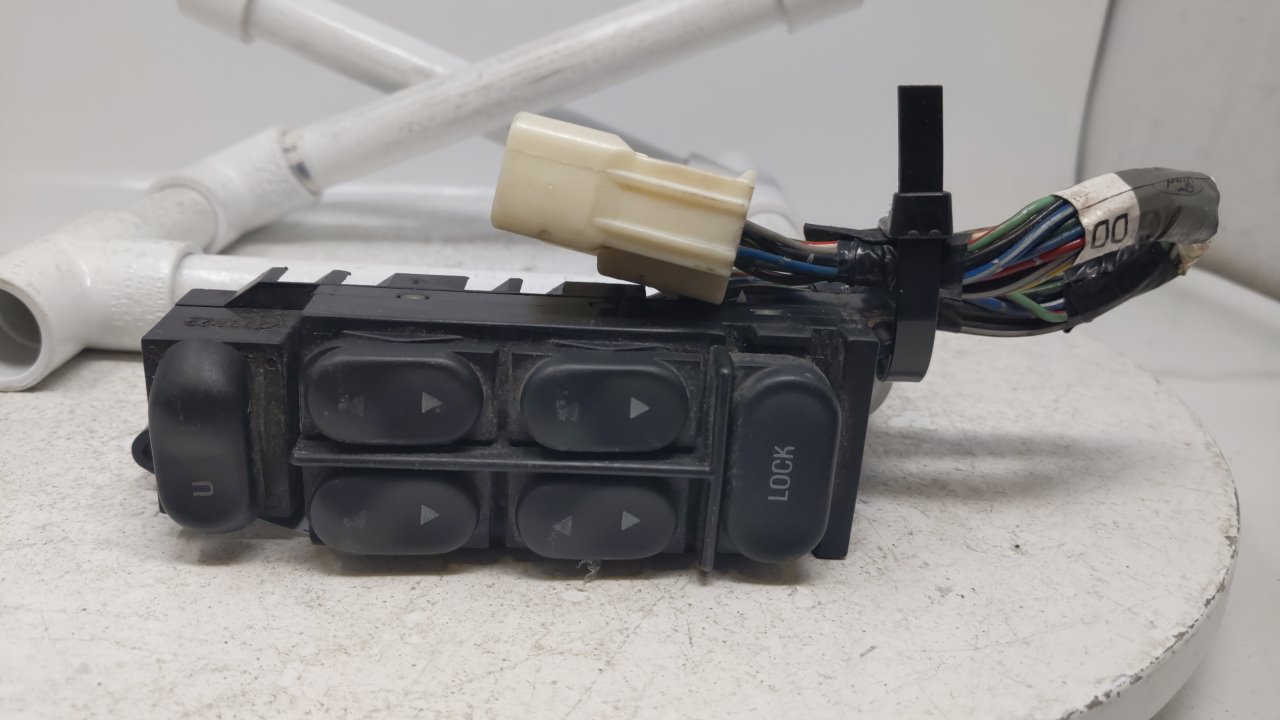 Picture of 97 98 99 FORD ESCORT MASTER DRIVER POWER WINDOW SWITCH 19G577