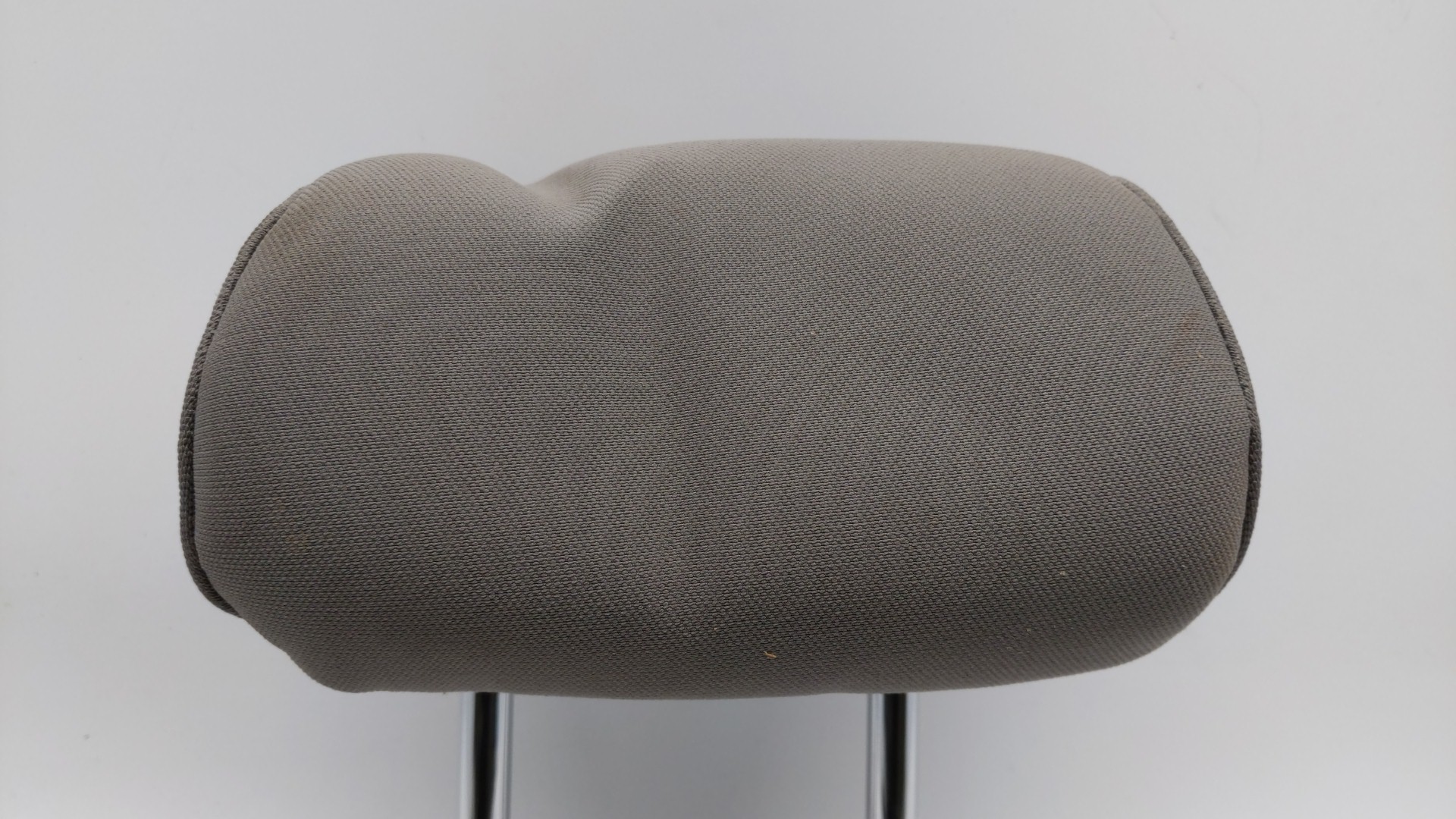 2017 Hyundai Elantra Headrest Head Rest Rear Center Seat Grey 296363 - Oemusedautoparts1.com