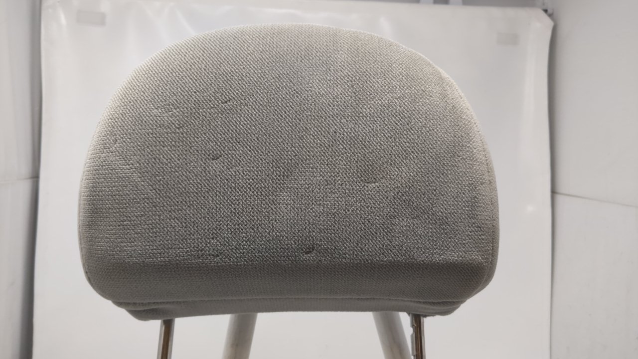 Picture of 05 06 07 Mercury Sable Headrest Driver Passenger Front Cloth Gray 13W895
