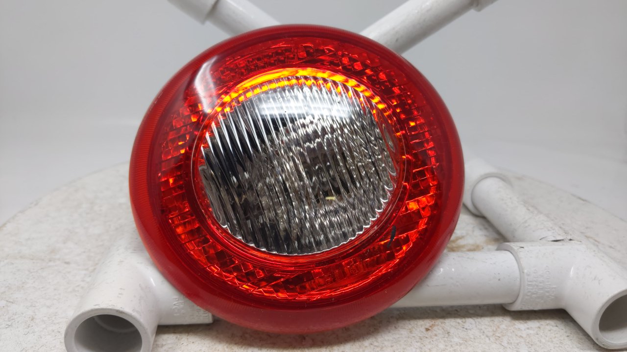 Picture of 2006-2011 Chevrolet Hhr Passenger Right Side Tail Light Taillight Oem 29941