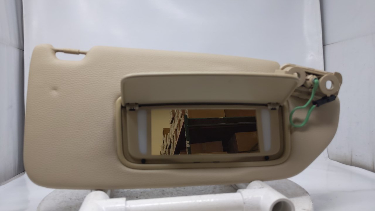 Picture of 2001 Volvo S60 Passenger Sun Visor Mirror Right Sunvisor Tan 29959