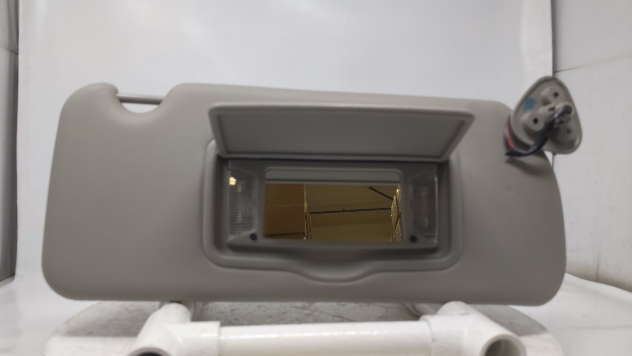 04 05 06 07 08 09 CADILLAC SRX SUN VISOR SUNVISOR PASSENGER GRAY 12D063 - Oemusedautoparts1.com