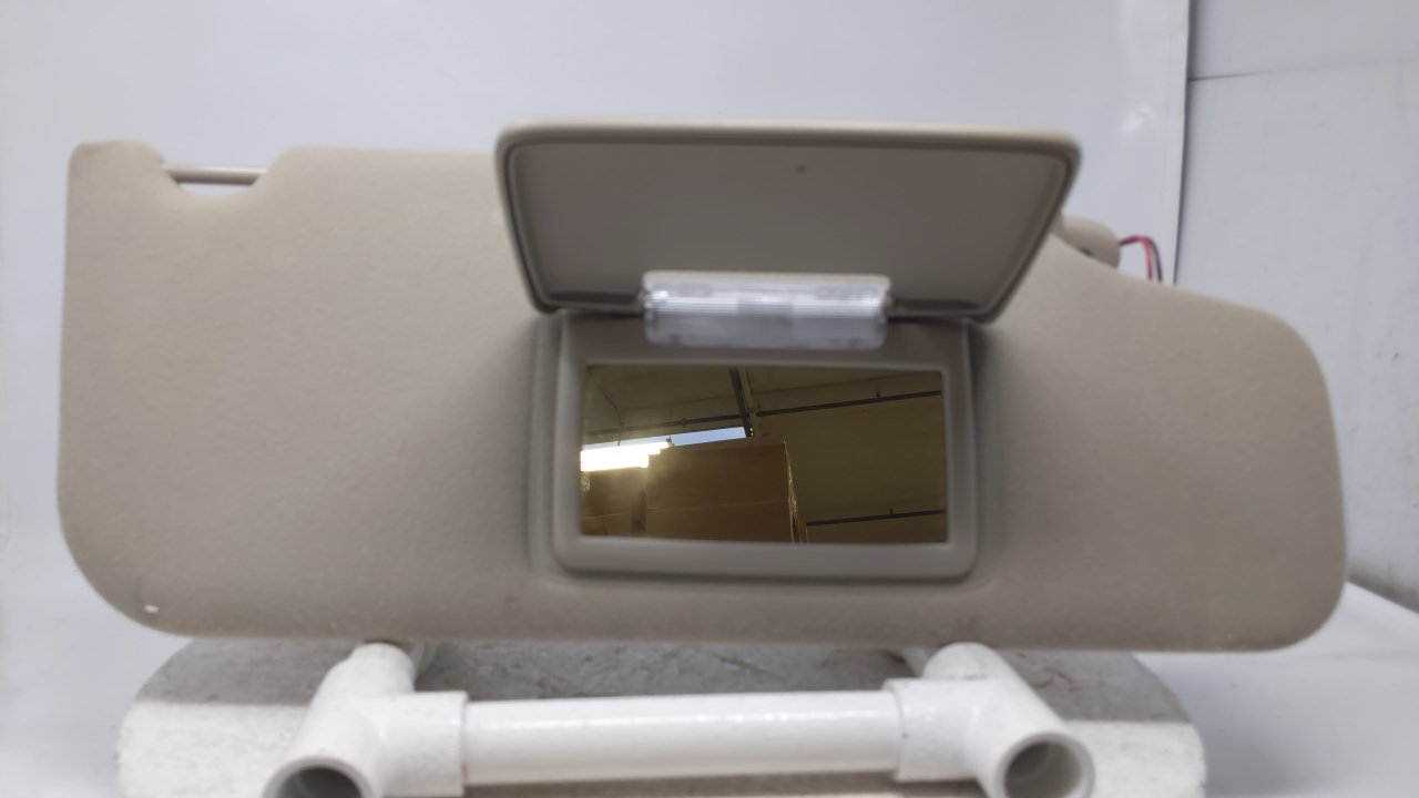 08 09 FORD TAURUS PASSENGER SUN VISOR SUNVISOR SHADE OEM SIDE TAN 13U408 - Oemusedautoparts1.com