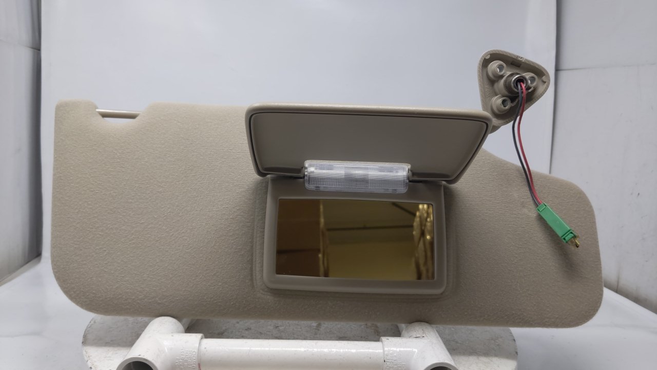 2008-2009 Ford Taurus Passenger Sun Visor Sunvisor Shade Beige R8S01B03 - Oemusedautoparts1.com