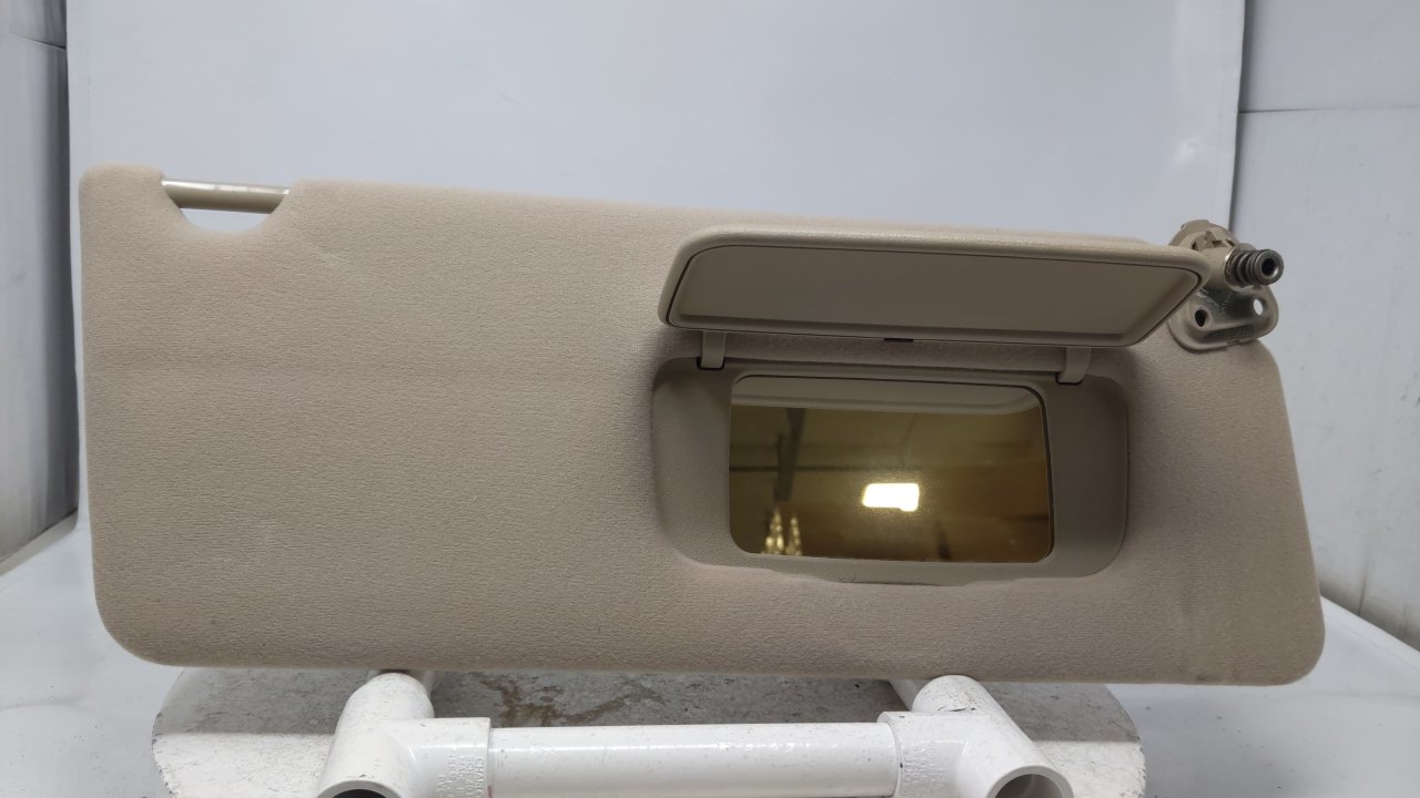 2002-2006 Toyota Camry Passenger Sun Visor Sunvisor Shade Right Tan R8S01B06 - Oemusedautoparts1.com