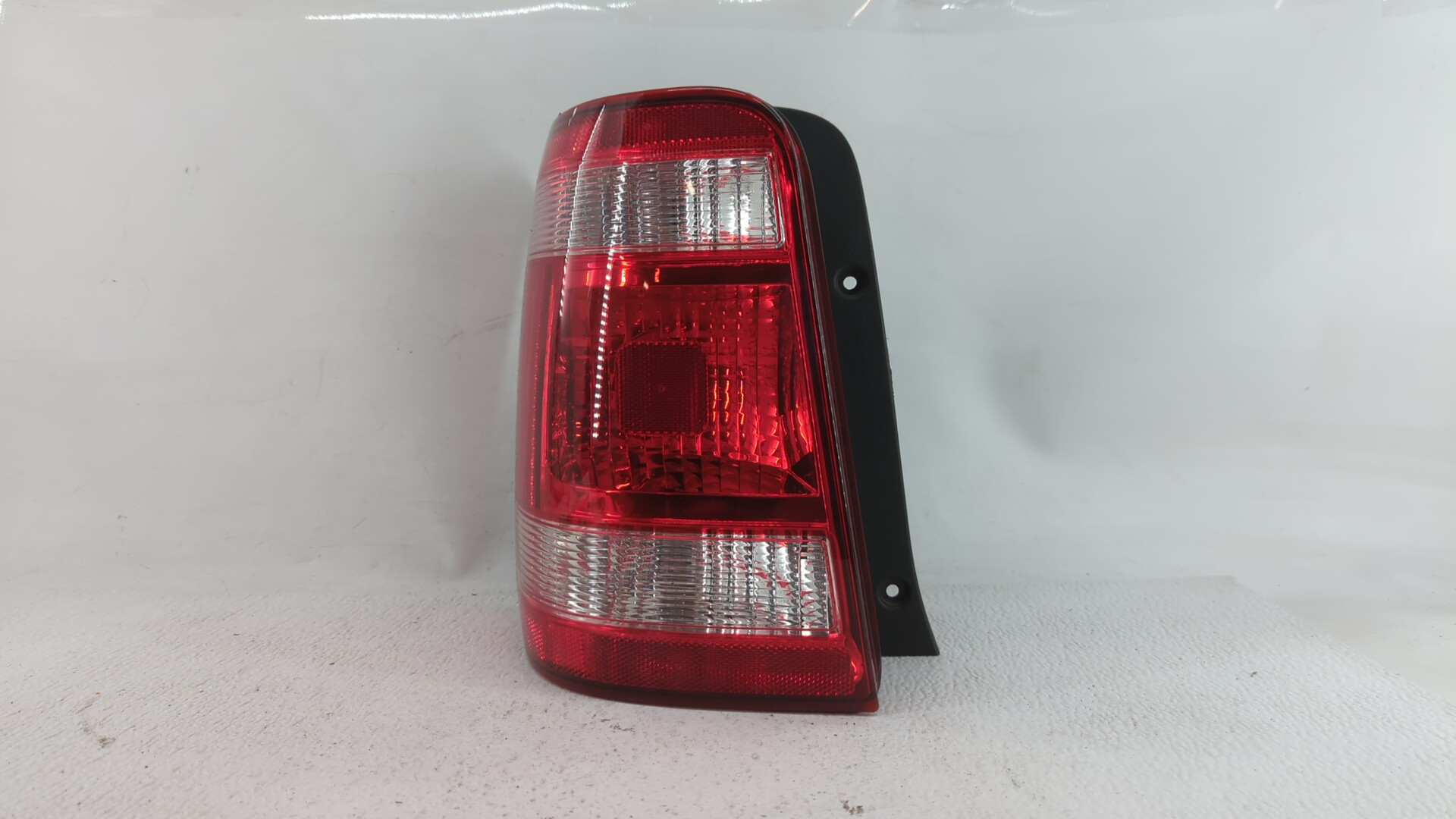 Picture of 2008-2012 Ford Escape Driver Left Side Tail Light Taillight Oem 300697