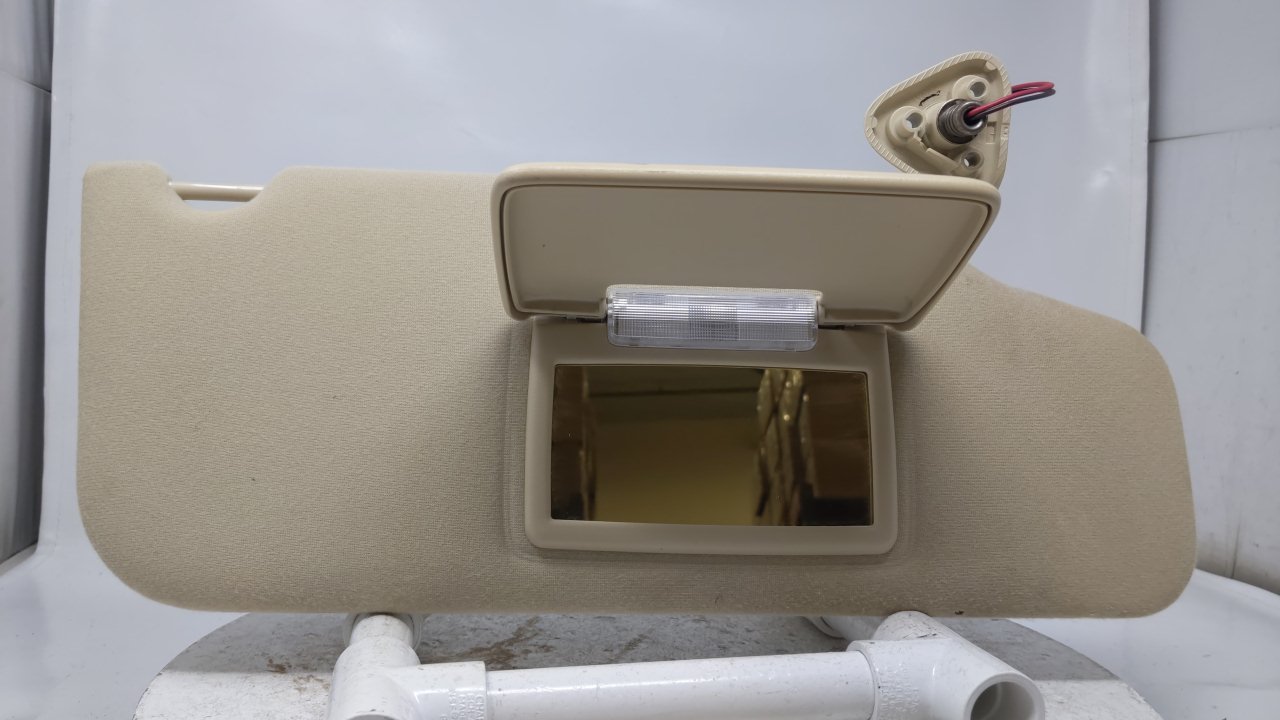 08 09 FORD TAURUS PASSENGER SUN VISOR SUNVISOR SHADE OEM BEIGE 16X106 - Oemusedautoparts1.com