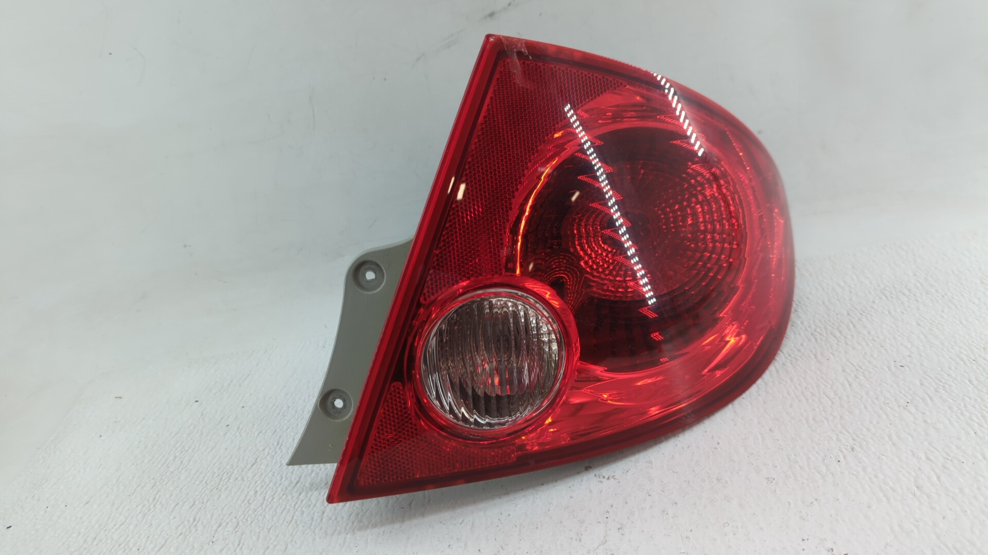 Picture of 2005 Chevrolet Cobalt Passenger Right Side Tail Light Taillight Oem 301472