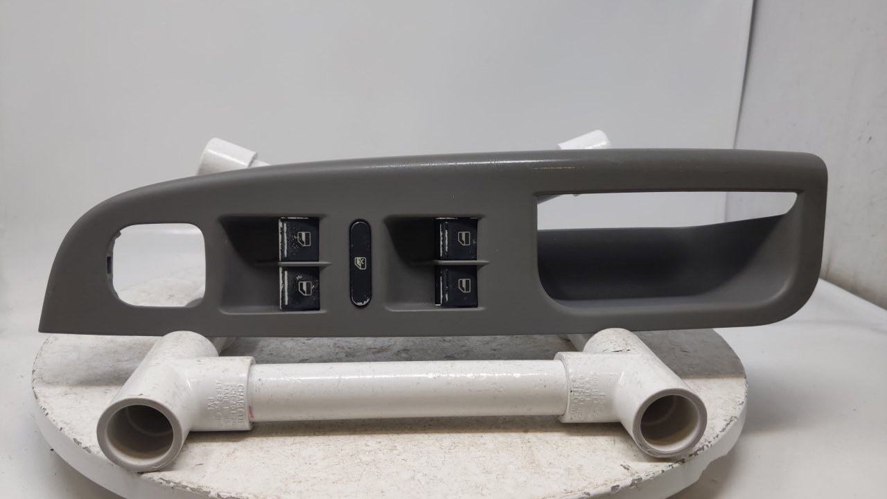 2006 Volkswagen Rabbit Driver Left Door Master Power Window Switch 30230 - Oemusedautoparts1.com