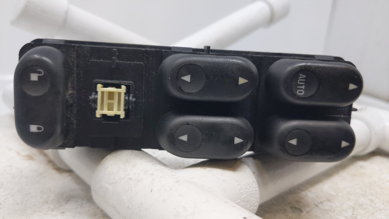 Picture of 2005 Mercury Mariner Driver Left Door Master Power Window Switch 30242