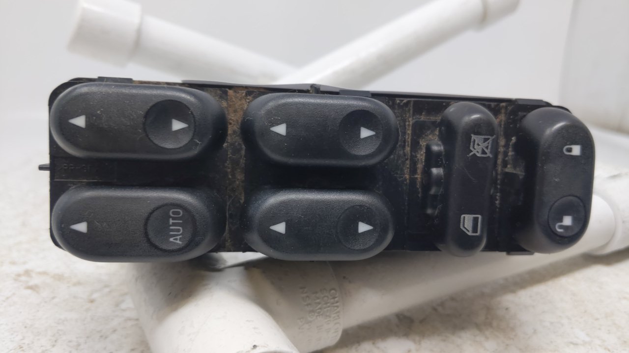 Picture of 2001-2006 Mazda Tribute Master Driver Power Window Switch R8S01B22