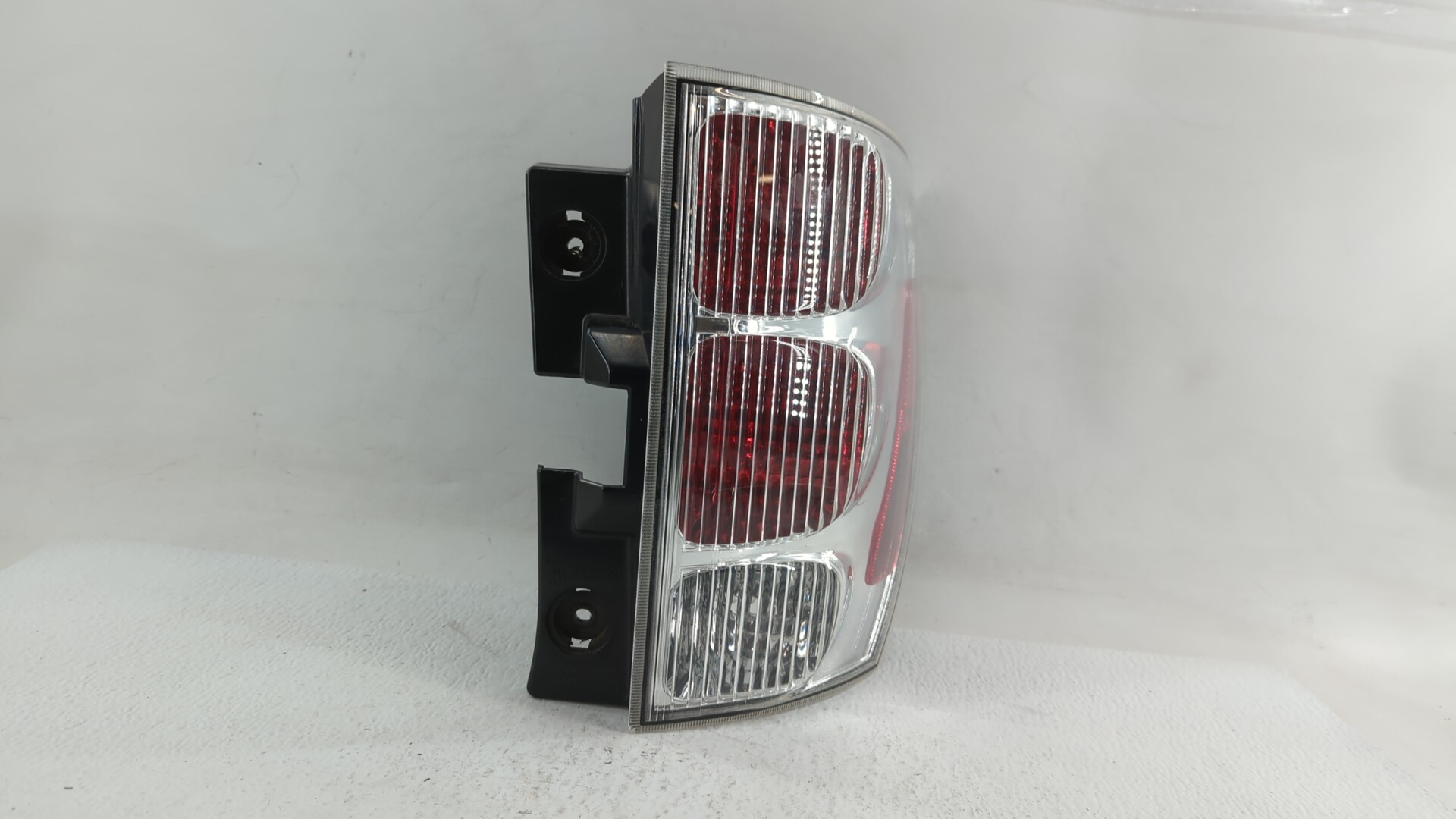 Picture of 2005 Chevrolet Equinox Passenger Right Side Tail Light Taillight Oem 303338