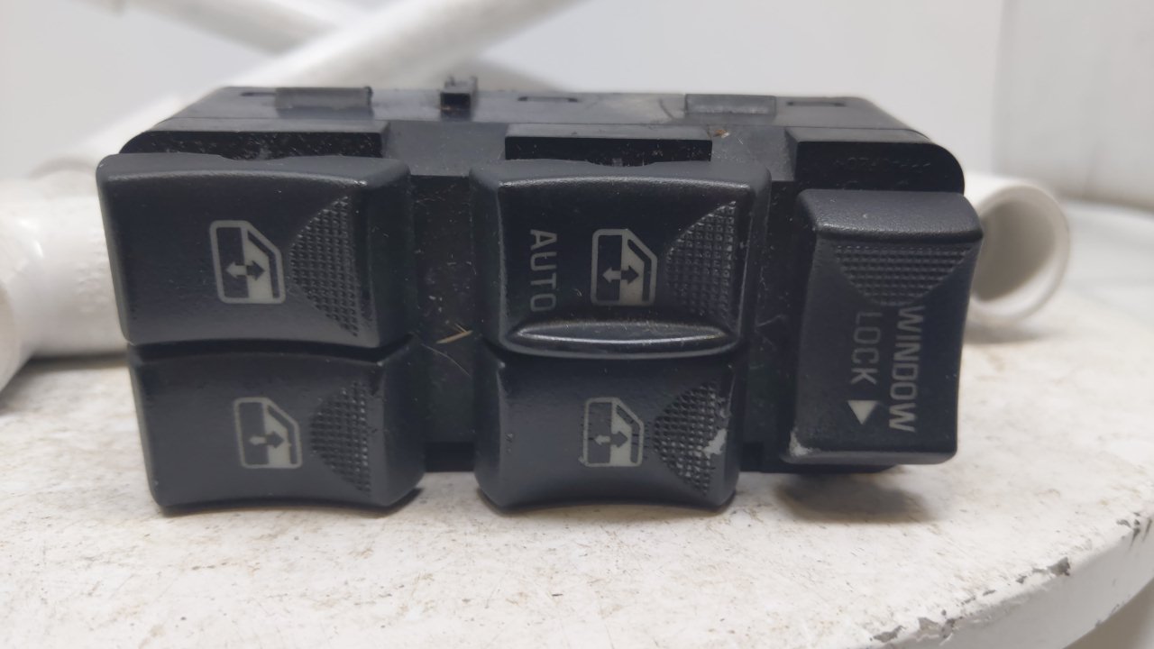 2000-2005 Chevrolet Impala Master Driver Power Window Switch R8S02B12 - Oemusedautoparts1.com