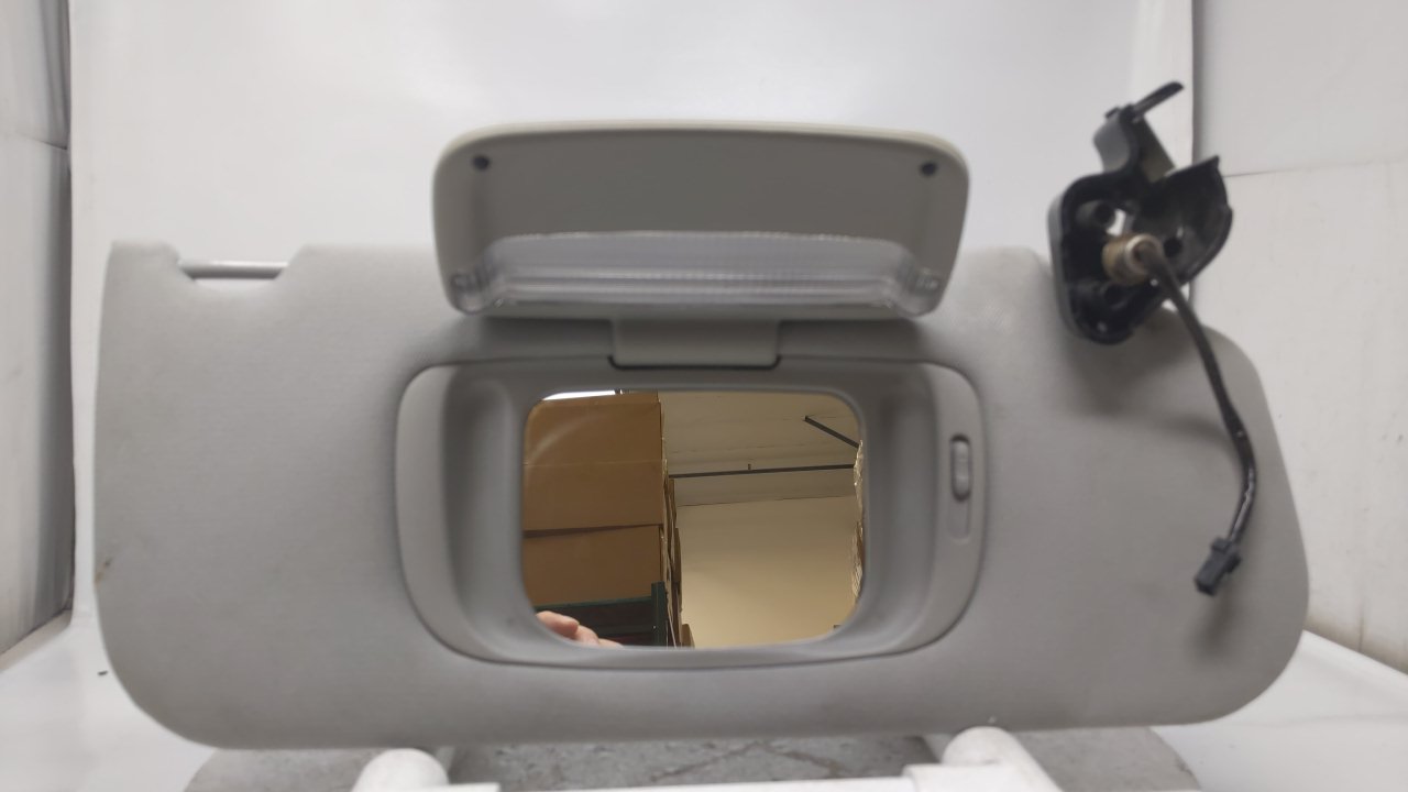 2003-2006 Lincoln Ls Passenger Side Sun Visor Gray R8S02B17 - Oemusedautoparts1.com