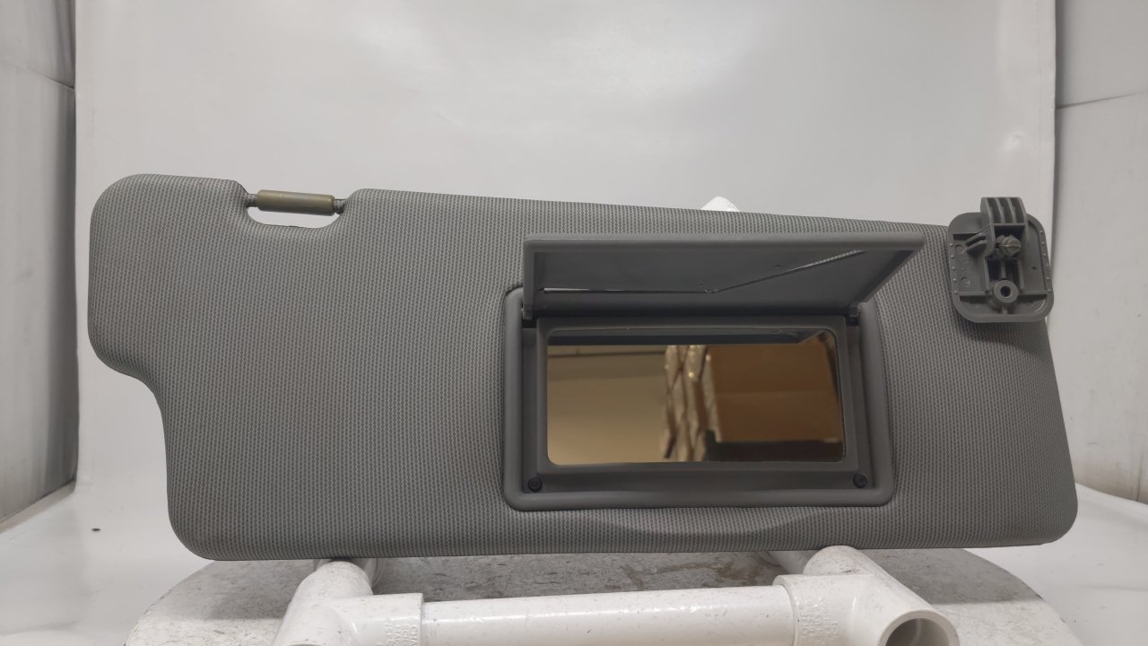 2004-2008 Chevrolet Optra Passenger Sun Visor Sunvisor Shade Gray R8S02B19 - Oemusedautoparts1.com