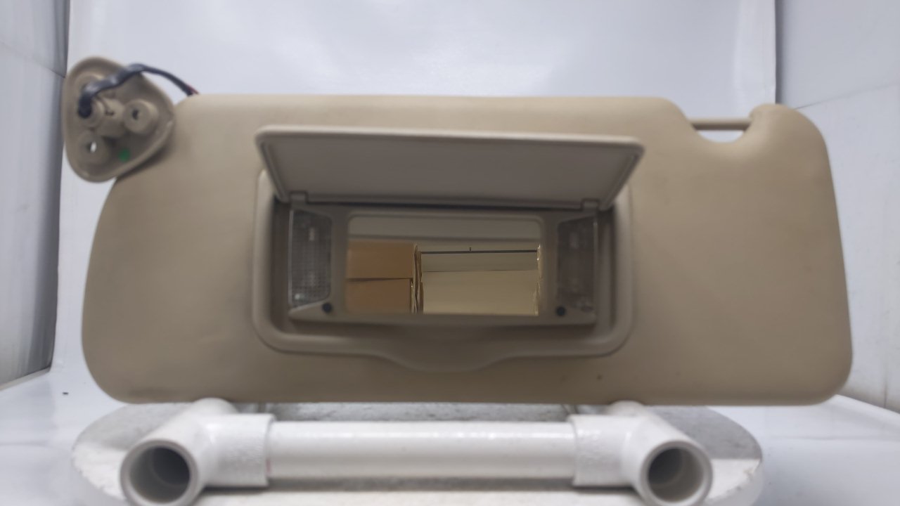 2003-2007 Cadillac Cts Driver Sunvisor Sun Visor Shade Oem Beige R9S21B01 - Oemusedautoparts1.com