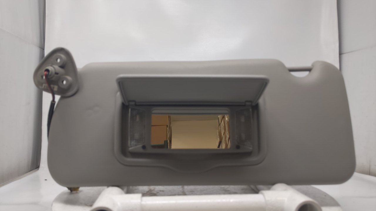2004-2009 Cadillac Srx Driver Sun Visor Sunvisor Gray R9S21B04 - Oemusedautoparts1.com