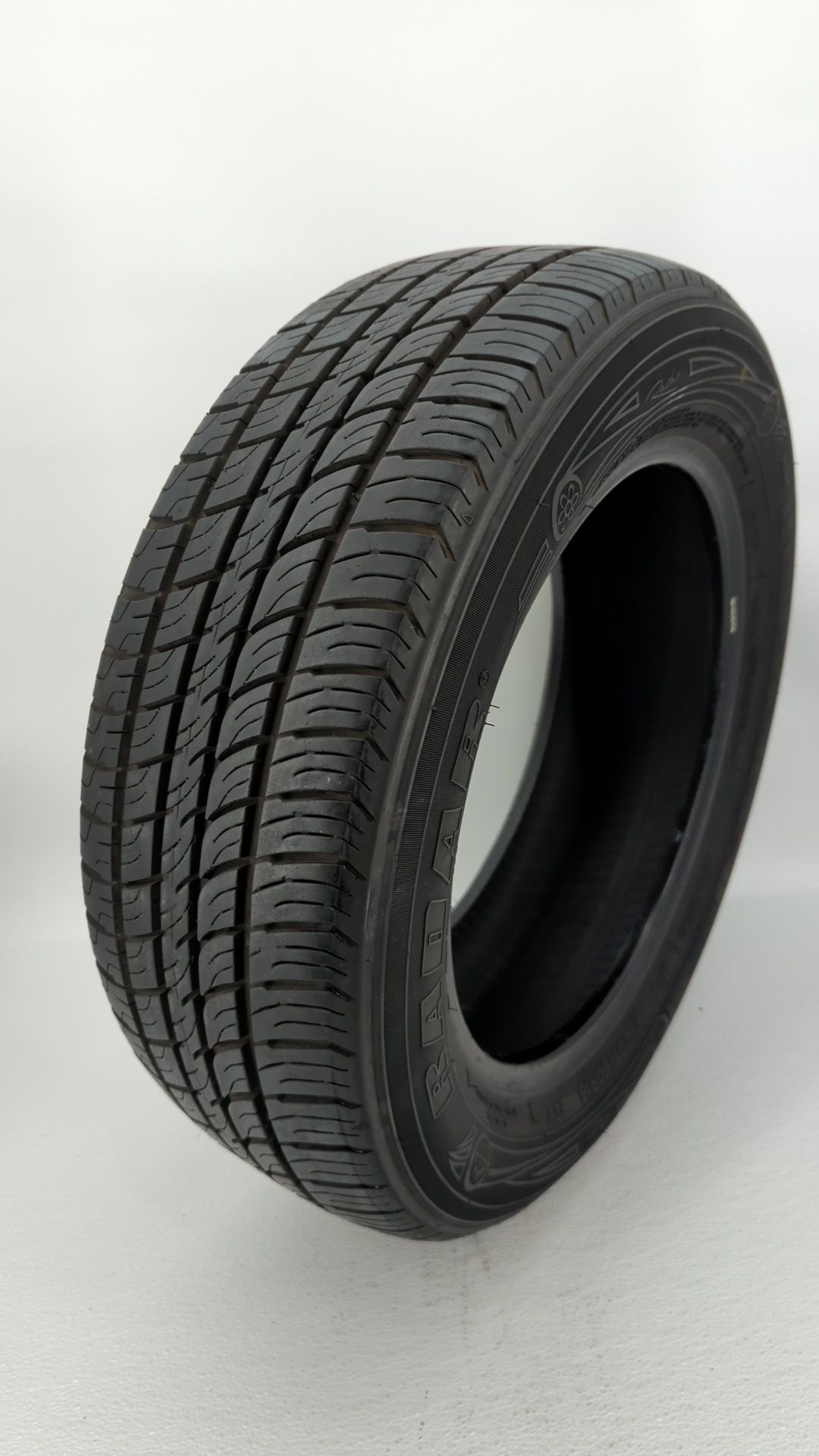 Used Tire 205/60R16 RADAR DIMAX AS-8 92V All Season - Tread Depth 11/32 - Oemusedautoparts1.com