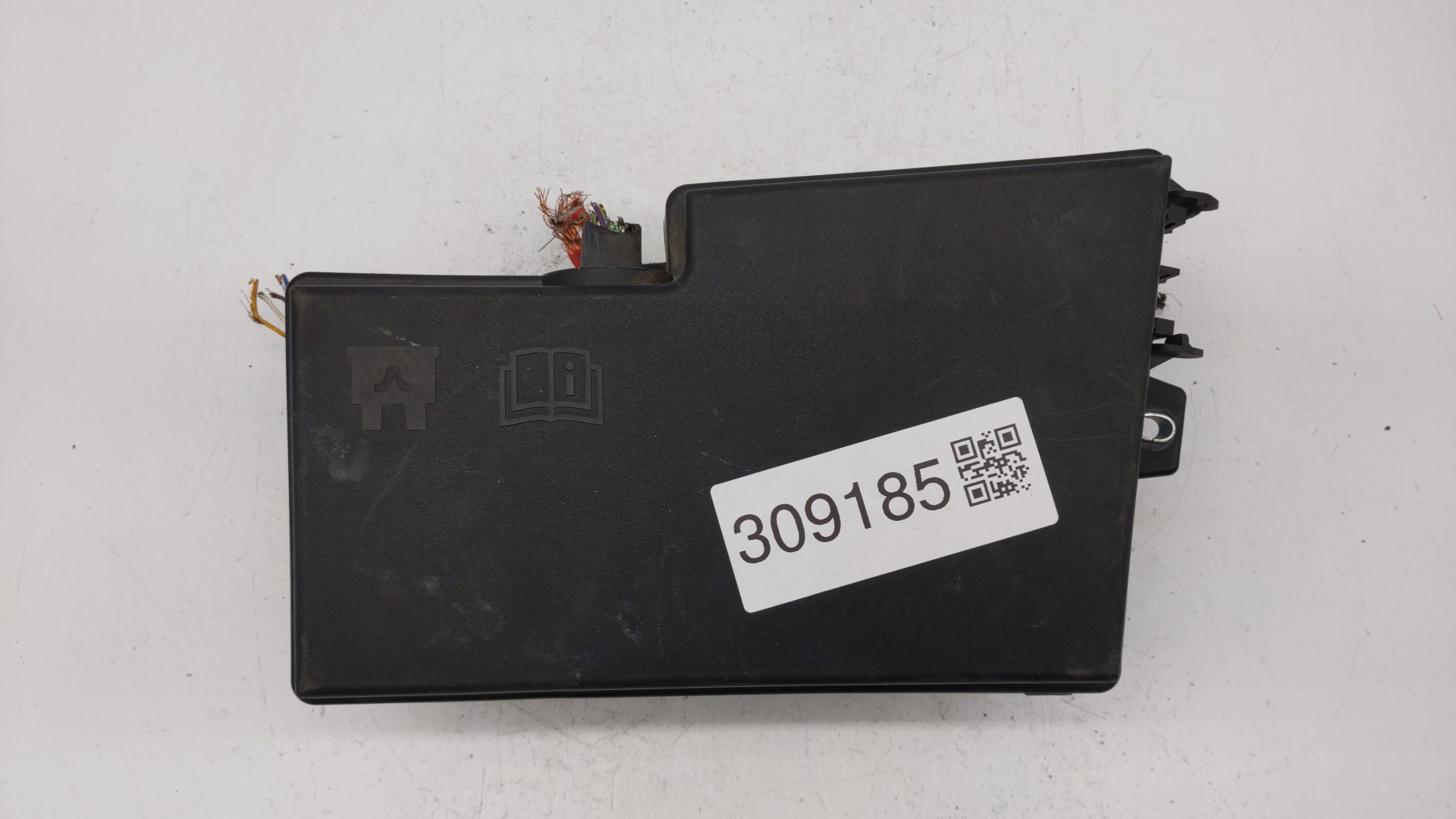 Picture of 2012-2014 Ford Focus Fusebox Fuse Box Relay Module 309185