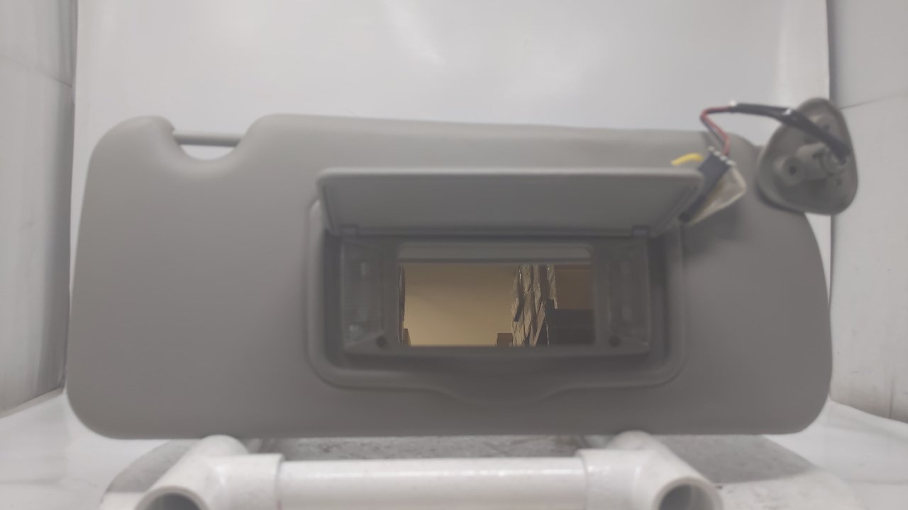2004-2009 Cadillac Srx Passenger Sun Visor Sunvisor Shade Gray R8S8B19 - Oemusedautoparts1.com