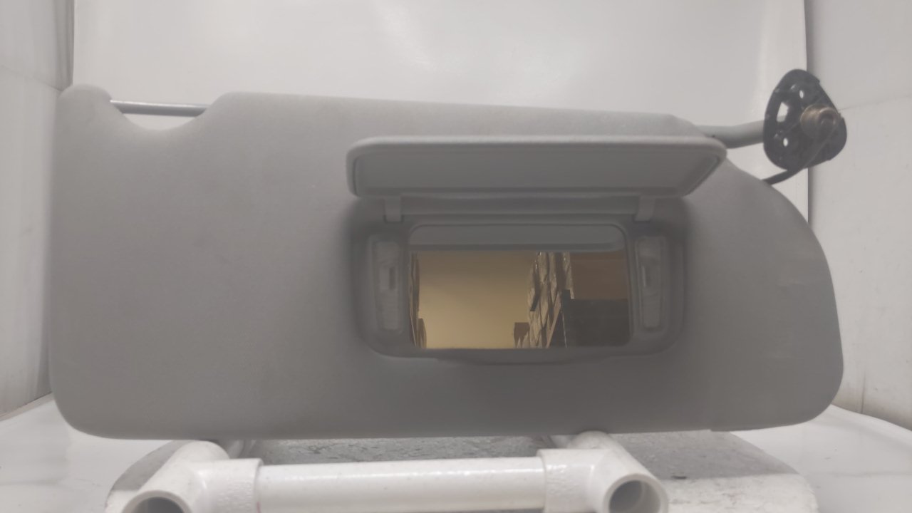 2005-2009 Buick Allure Passenger Sun Visor Sunvisor Mirror Gray R8S8B19 - Oemusedautoparts1.com
