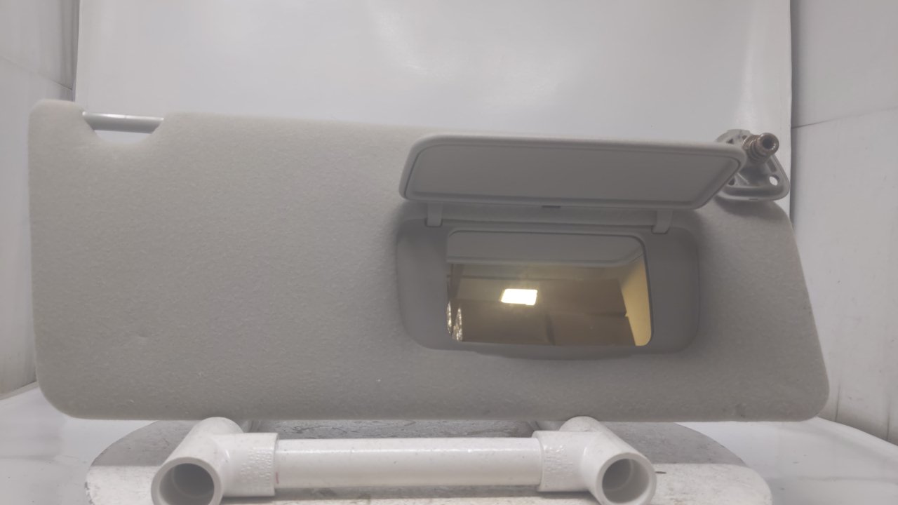 2002-2006 Toyota Camry Passenger Sun Visor Sunvisor Right Gray R8S8B19 - Oemusedautoparts1.com