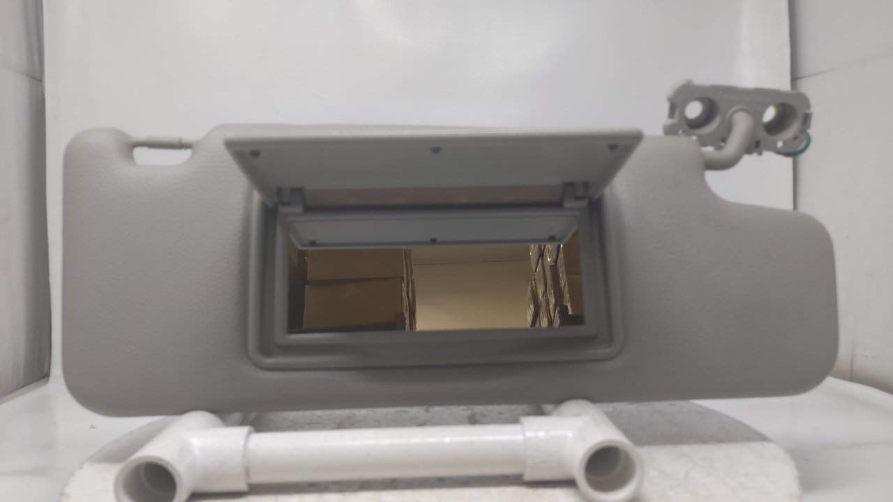 2000-2006 Volvo S80 80 Series Passenger Sun Visor Sunvisor Gray R8S8B20 - Oemusedautoparts1.com