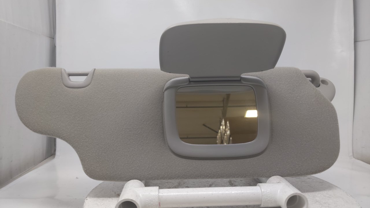2000-2007 Ford Taurus Passenger Sun Visor Sunvisor Gray R8S8B20 - Oemusedautoparts1.com