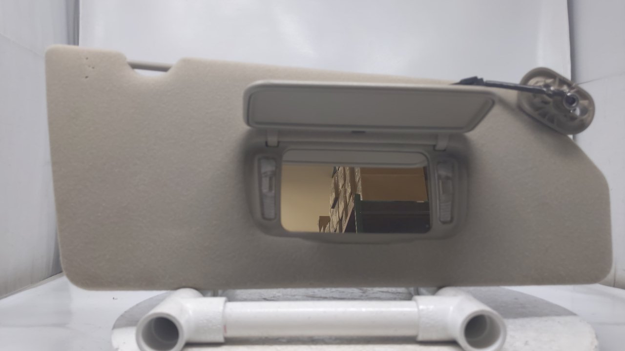 2004-2007 Chrysler Pacifica Passenger Side Sun Visor Shade Tan R8S8B22 - Oemusedautoparts1.com