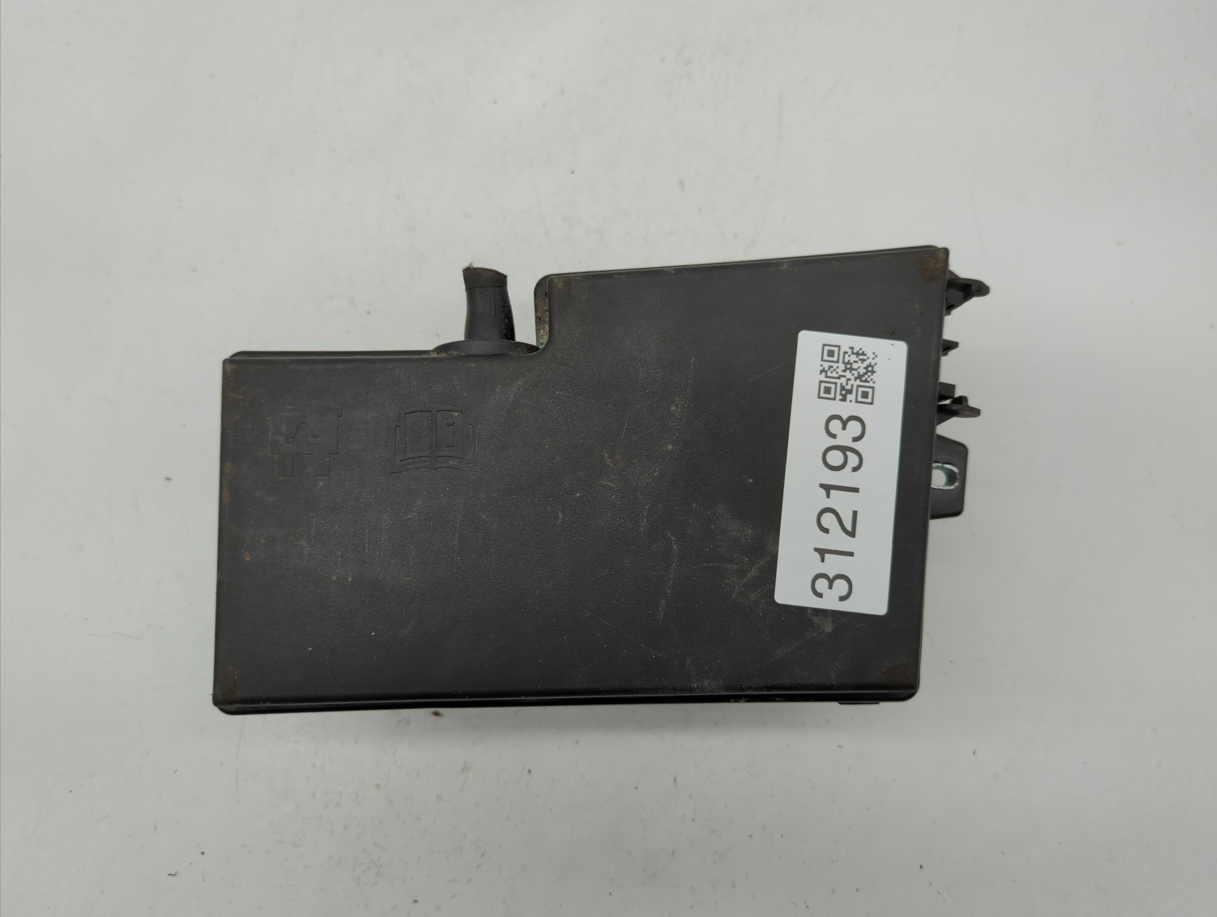 Picture of 2013-2016 Ford Escape Fusebox Fuse Box Relay Module 312193