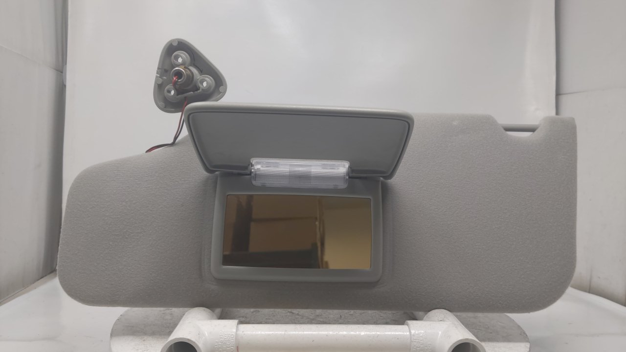 Picture of 2005-2007 Ford Five Hundred Driver Sun Visor Gray R8S17B04