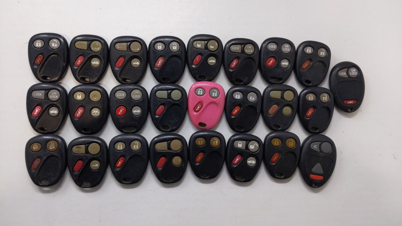 Lot of 25 Chevrolet Keyless Entry Remote Fob MIXED FCC IDS MIXED PART 312666 - Oemusedautoparts1.com