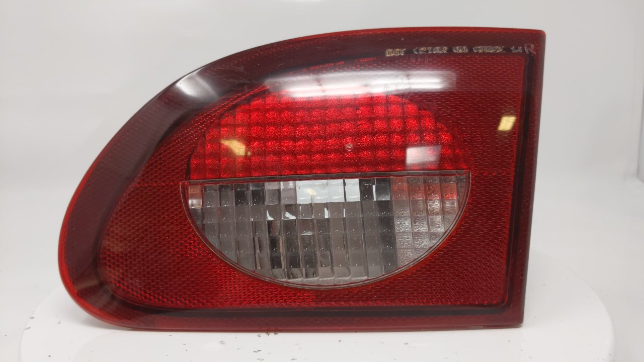 2000-2002 Chevrolet Cavalier Passenger Right Side Tail Light Taillight Oem 31286 - Oemusedautoparts1.com