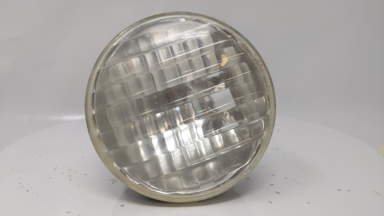 2001-2005 Lexus Is300 Tail Light Lamp Passenger Side Right Rh Oem R8S17B02 - Oemusedautoparts1.com